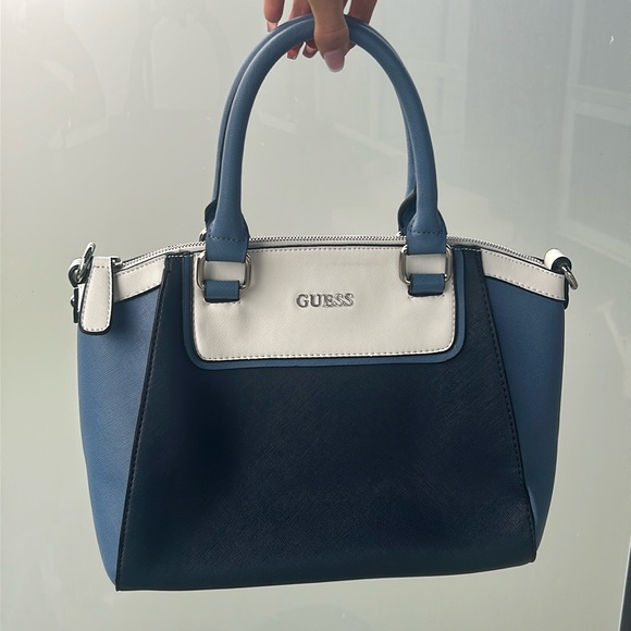Blue guess purse - Picture 1 of 4